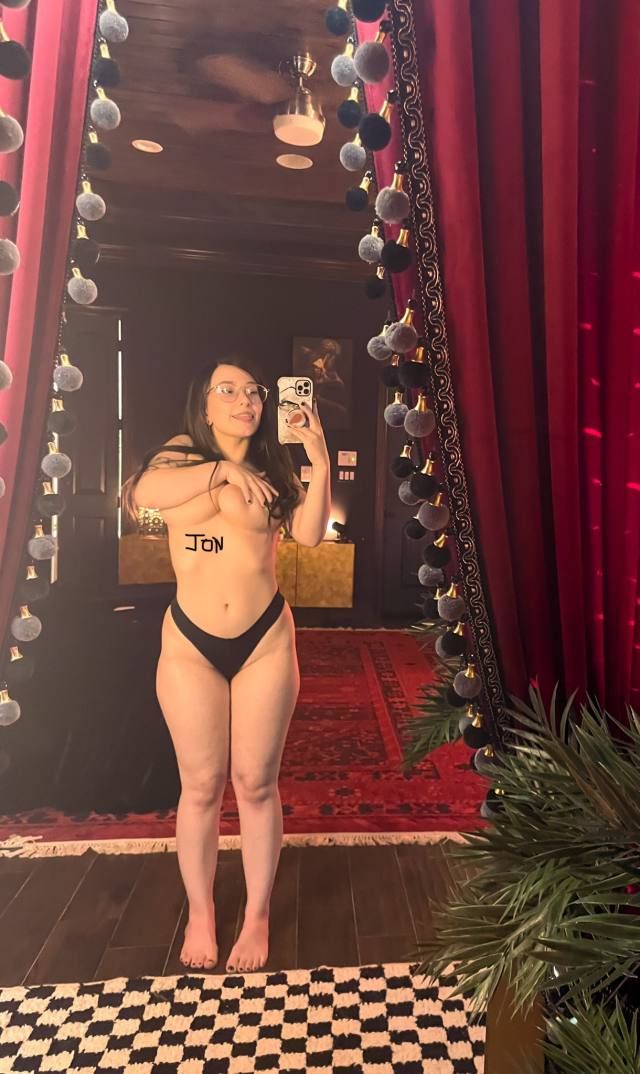 Bored and available for Fun 💦🍑🍆😻 - Image 2